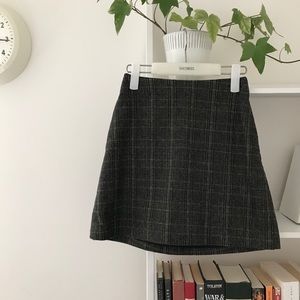 NWOT Aritzia Wilfred Classic Check Mini Skirt